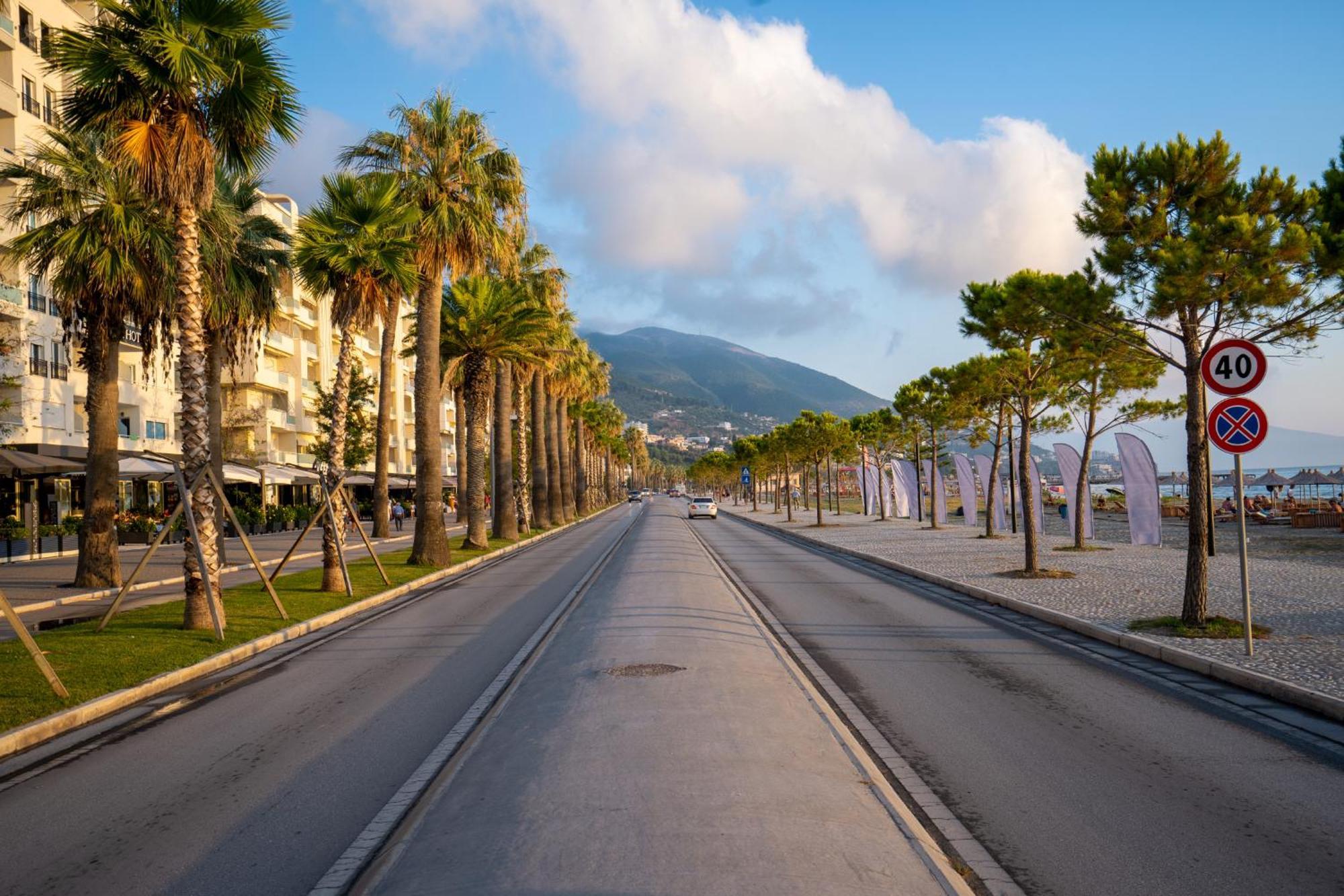 Jon Lägenhet Vlorë Exteriör bild