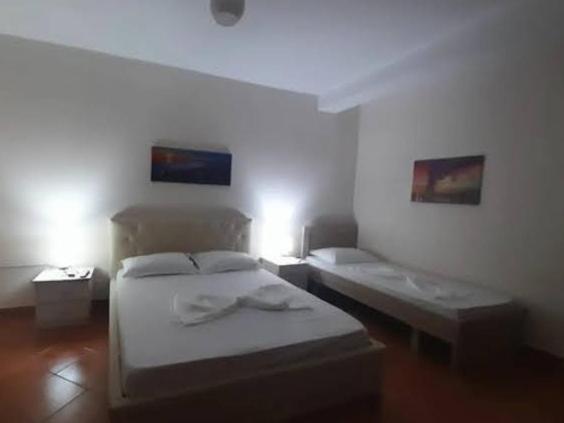Jon Lägenhet Vlorë Exteriör bild