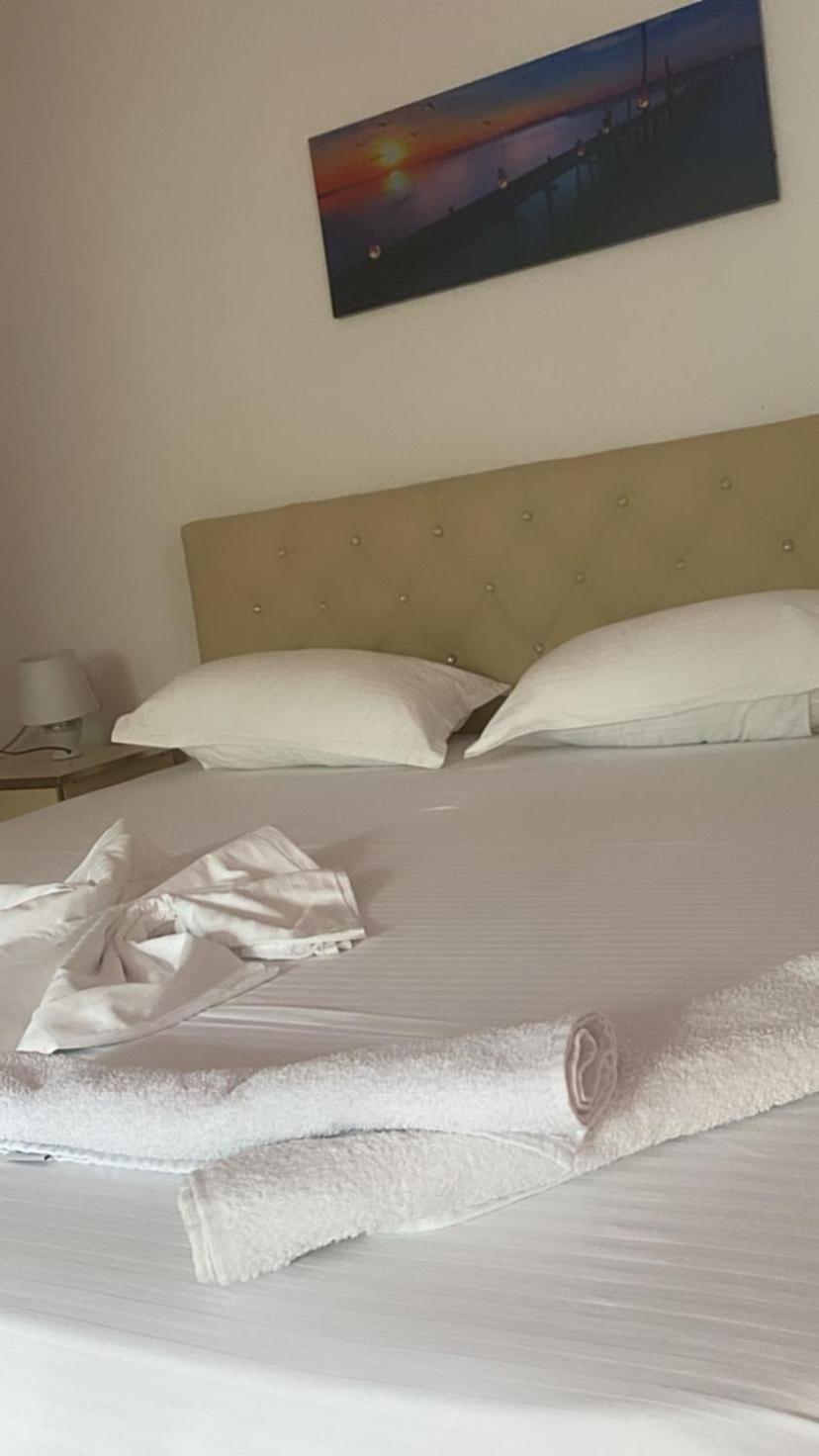 Jon Lägenhet Vlorë Exteriör bild