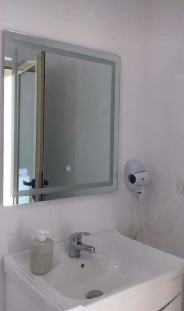 Jon Lägenhet Vlorë Exteriör bild