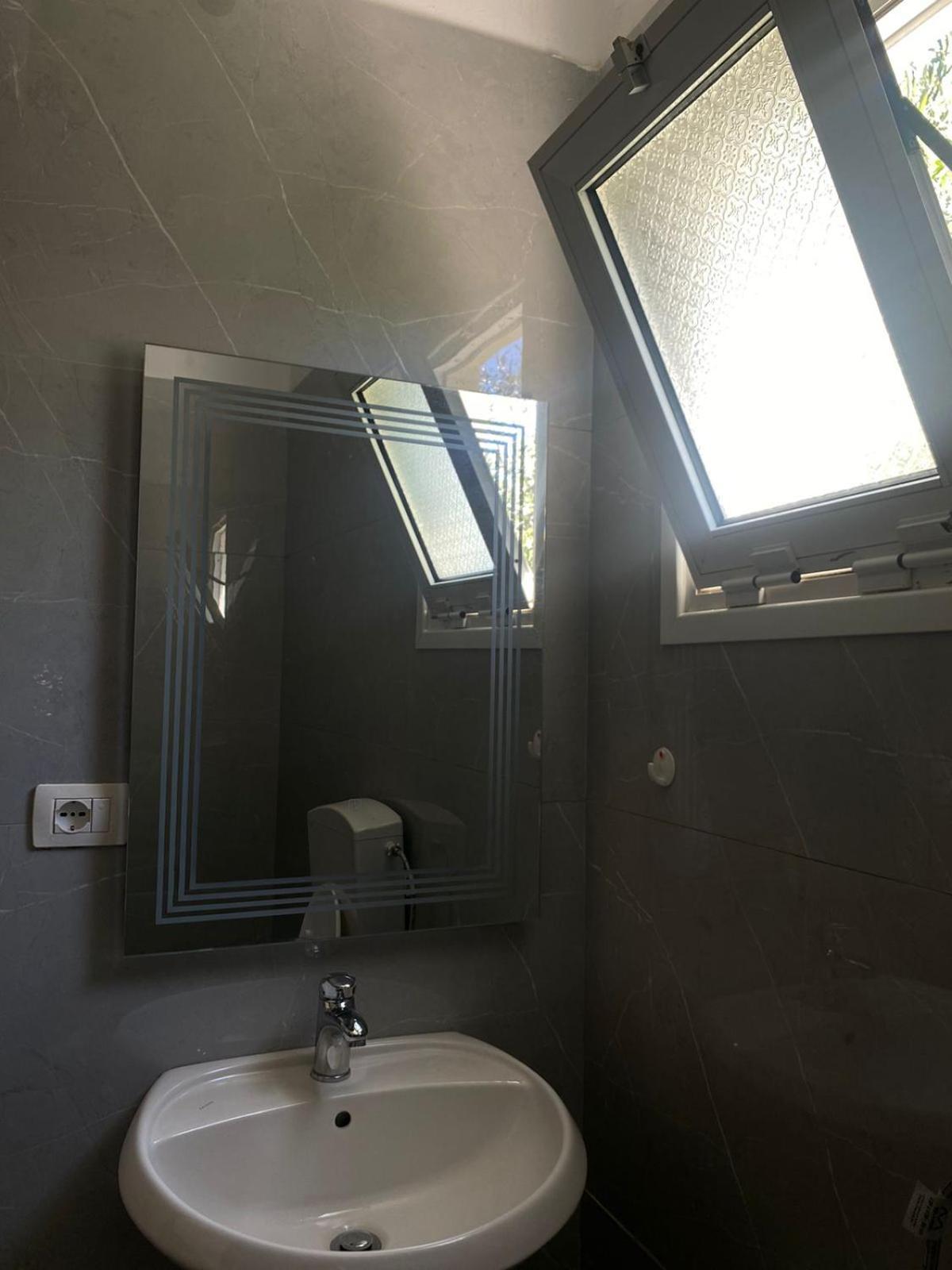 Jon Lägenhet Vlorë Exteriör bild